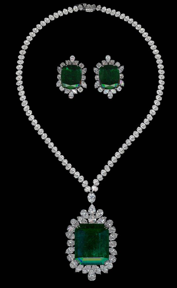 Chatila's - Emerald Necklace & Earrings 