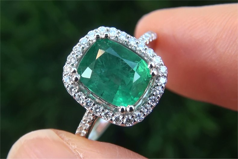 Estate 2.67 ct Natural Colombian Emerald Diamond 14k White Gold Cocktail Ring