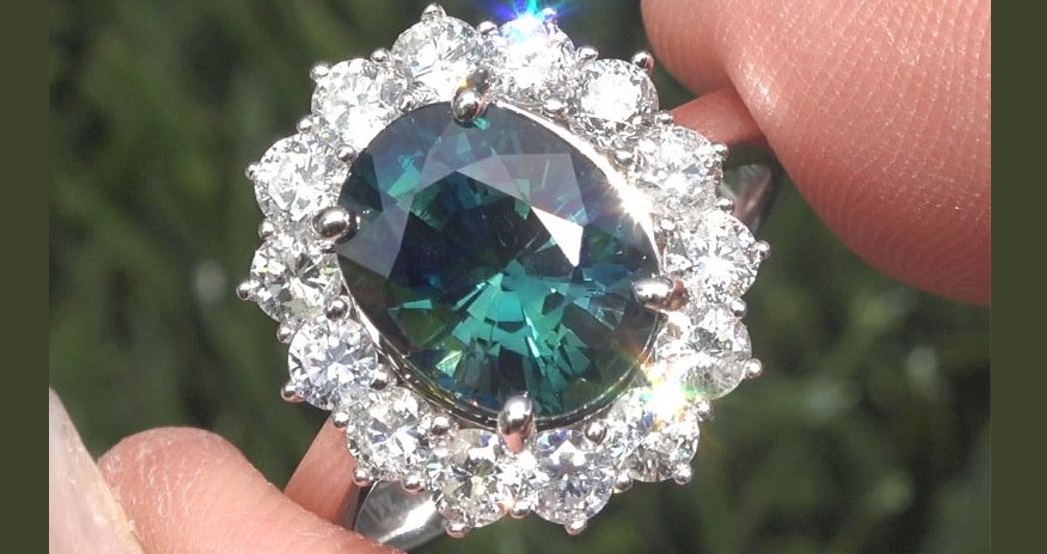 GIA 5.48 ct UNHEATED Natural VVS Greenish Blue Sapphire Diamond 18k Gold Ring