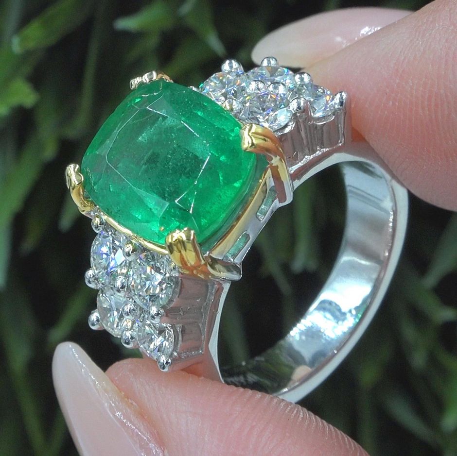 GIA Certified 5.86 tcw Natural Green Emerald Diamond Solid Platinum Estate Ring