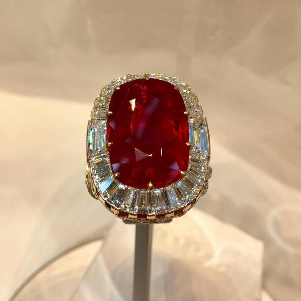 25.76 carats ruby and diamond ring by Van Cleef & Arplels