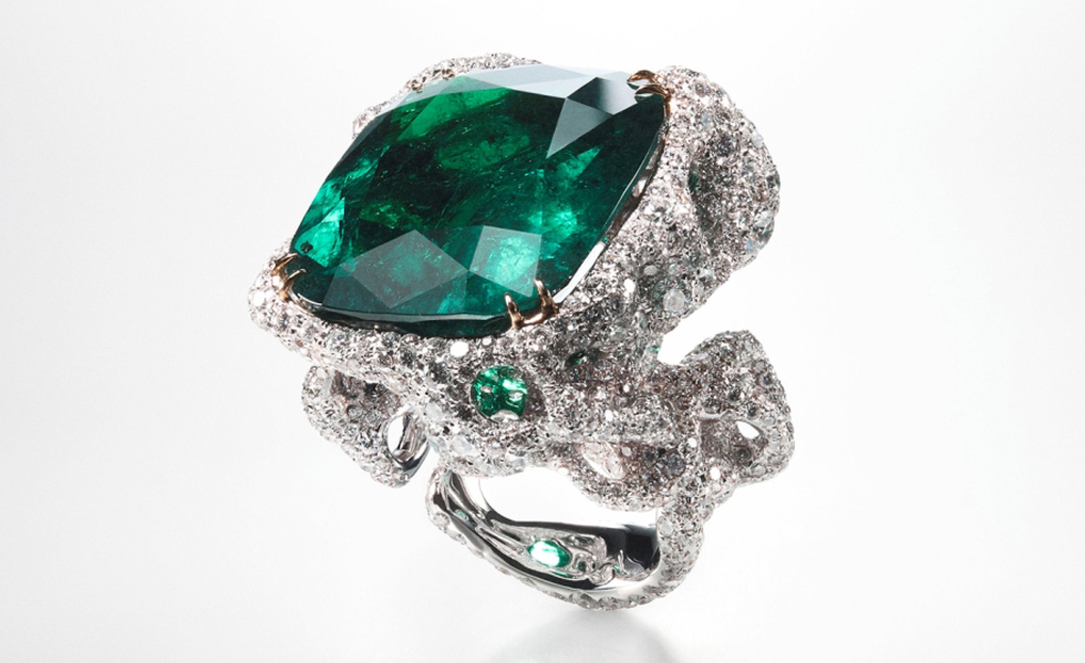 CINDY CHAO, The Art Jewel, Black Label Masterpiece Emerald City Ring with central emerald (44cts) highlighted by diamonds set in 18kt white gold