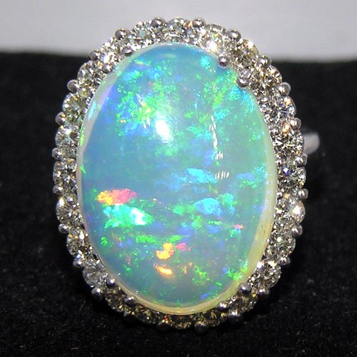 13.75 Ct White Gold Opal & Diamond Cocktail Ring 14 Kt