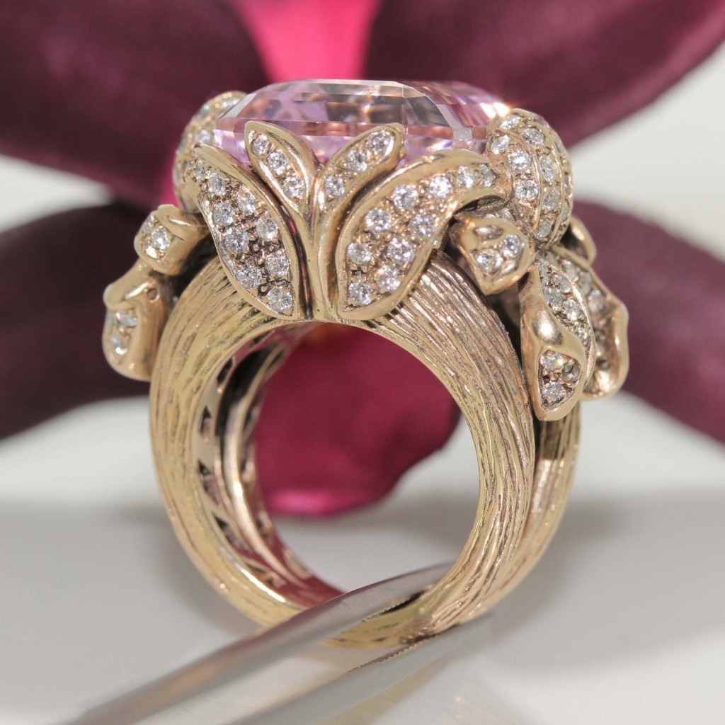 18k gold Pink Kunzite & VS Diamond Ring