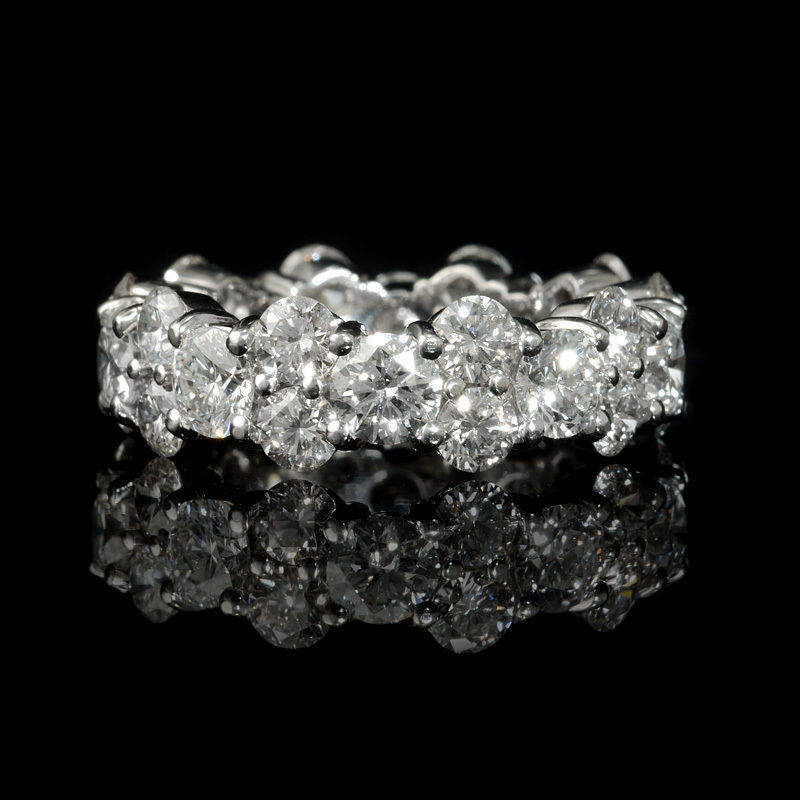  18k White Gold Diamond Eternity Wedding Band Ring