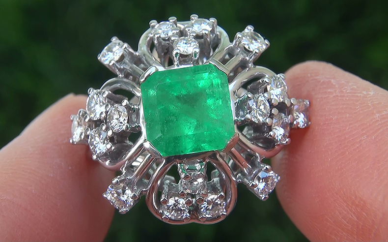 Exquisite Estate 2.85 ct Natural Colombian Emerald Diamond 18k White Gold Dinner Ring