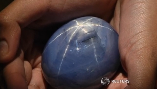 world’s largest blue star sapphire 