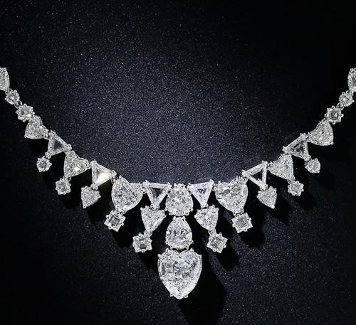 Magnificent Platinum and Diamond Necklace