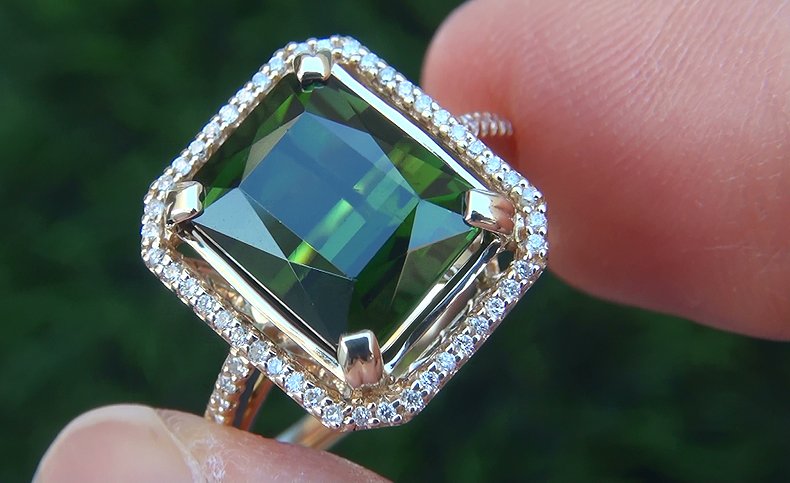 Estate 5.38 ct VVS Natural Green Tourmaline Diamond 14k Yellow Gold Vintage Ring
