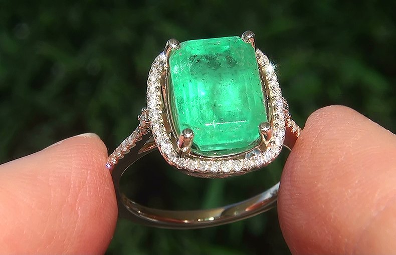 Estate 4.03 ct Natural Colombian Emerald Diamond 14k Yellow Gold Ring