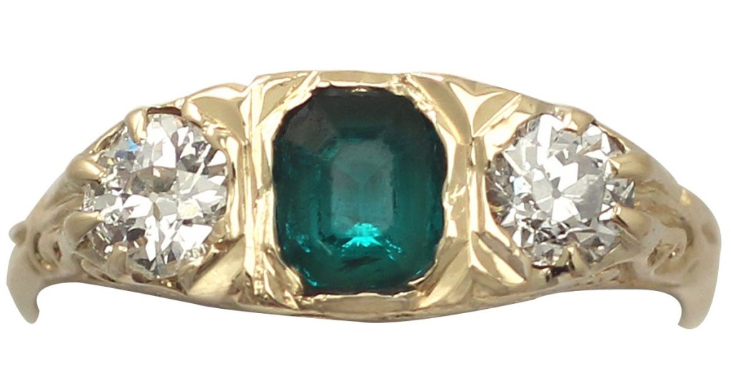 0.44 Ct Emerald and 0.42 Ct Diamond, 18 k Yellow Gold Ring - Antique Circa 1910