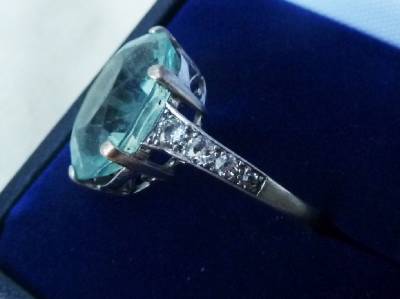 Stunning solid platinum art deco 12ct aquamarine and 1/2ct diamond ring