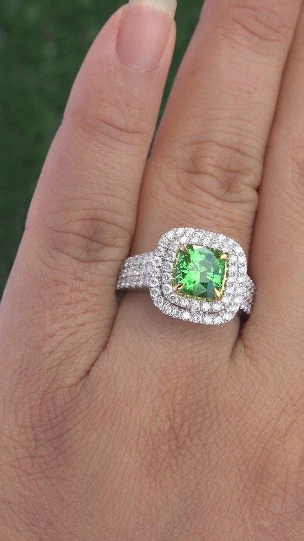 This is an exquisitely crafted "one-of-a-kind" Collector’s Grade world class estate ring. It offers a gorgeous design with detailed craftsmanship adding to the amazing style. The unique "TOP GEM QUALITY" ring was made at the hands of a true jewelry master craftsman. This is the BEST & ONLY Near Flawless "VS Clarity" Natural Tsavorite Garnet gemstone ring up for auction.....a unique chance to own a very rare top quality gem.
