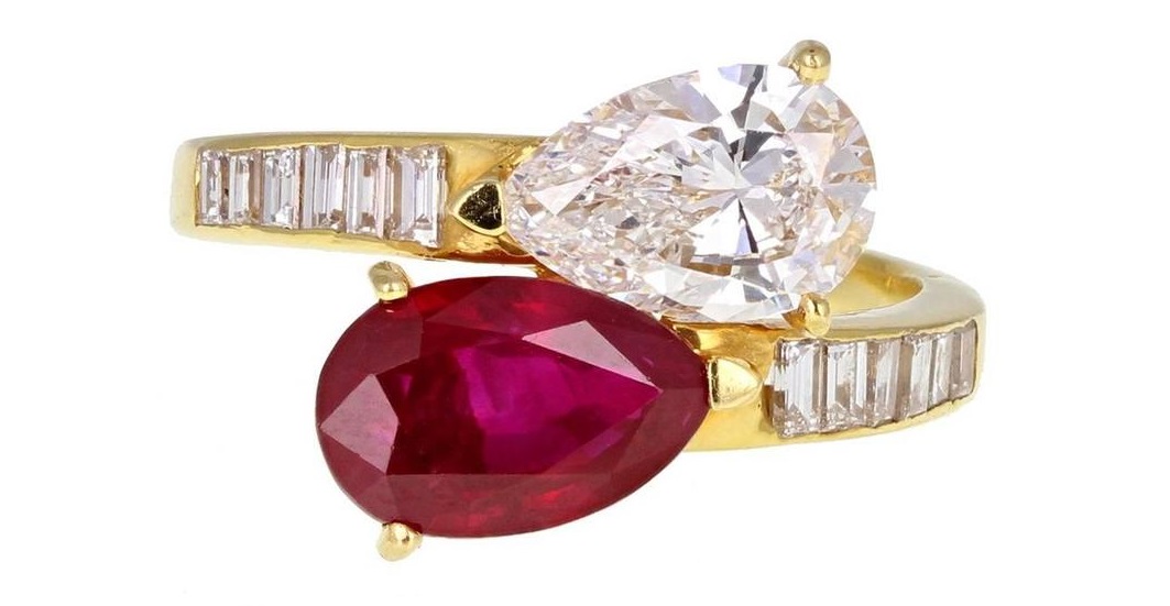 Pear Shaped Burma Ruby Diamond Toi et Moi Gold Ring. 