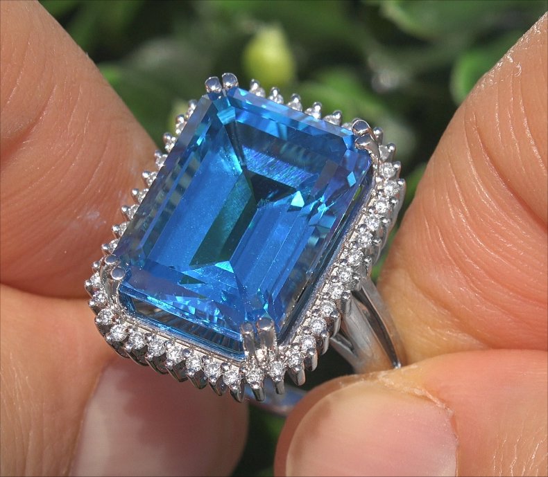 Estate 17.11 ct Natural VVS1 London Blue Topaz & Diamond 14k White Gold Ring