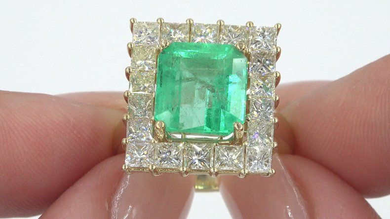 GIA Estate 8.94 ct Natural Colombian Emerald Diamond 14k Yellow Gold Ring