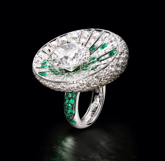 De Grisogono high jewellery emerald and diamond ring 