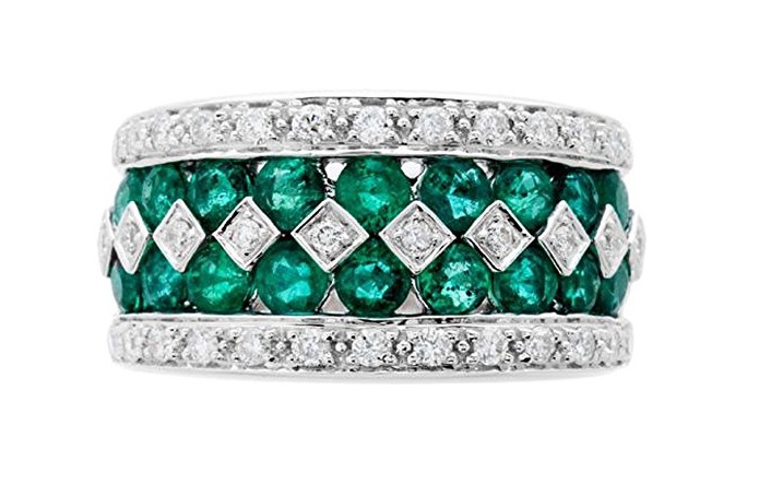 Amoro 18kt White Gold Exquisite Emerald and Diamond Ring (0.51 cttw, H-I Color, SI 1-2 Clarity)