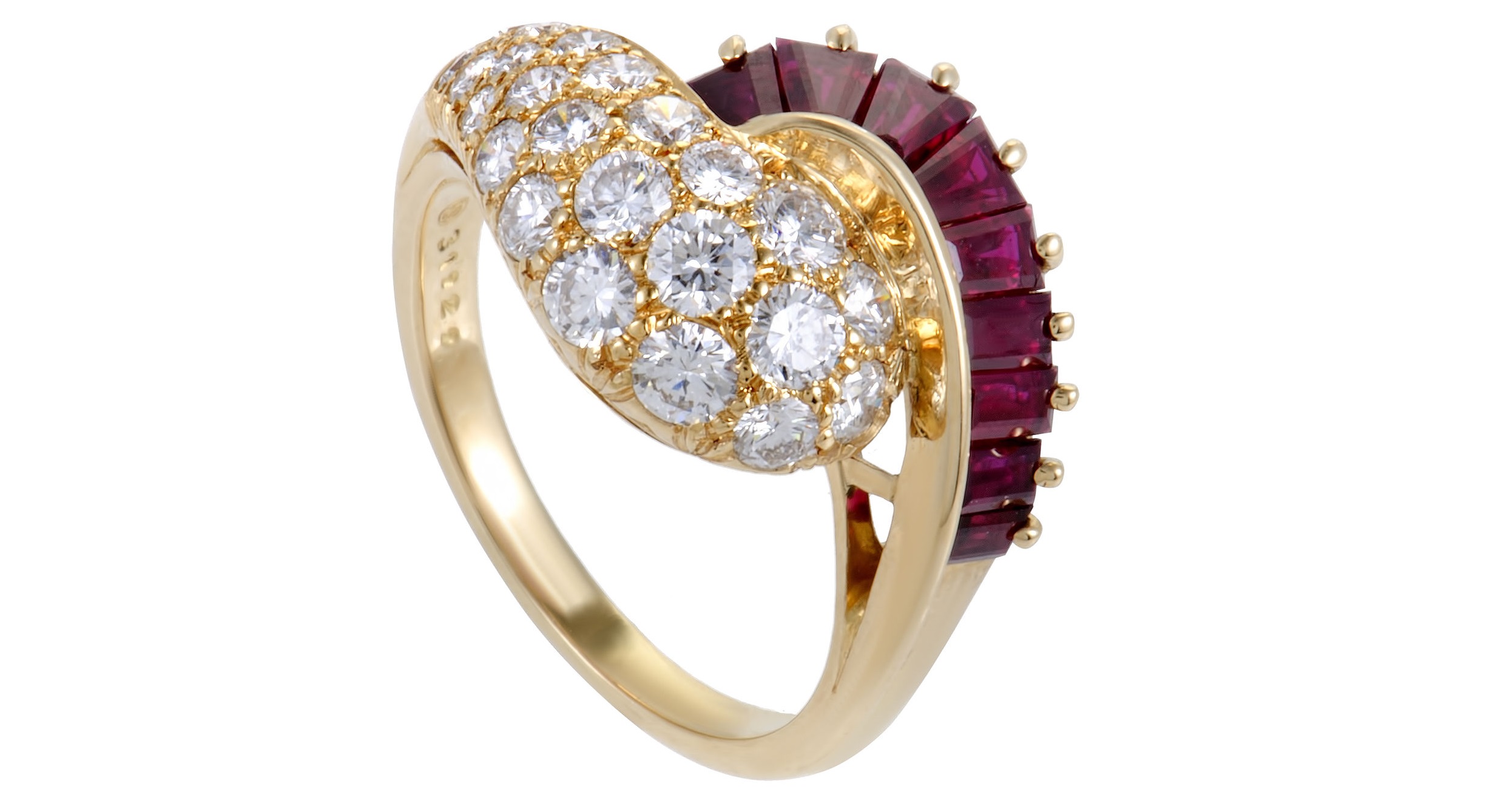  Oscar Heyman 18K Yellow Gold Diamond and Ruby Ring