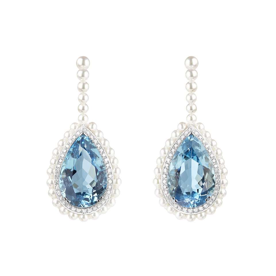 BAÏKAL Earrings set with one 12,08 ct Santa Maria pear aquamarine and one 11,74 ct Santa Maria pear aquamarine and cultured pearls, paved with diamonds, on white gold.