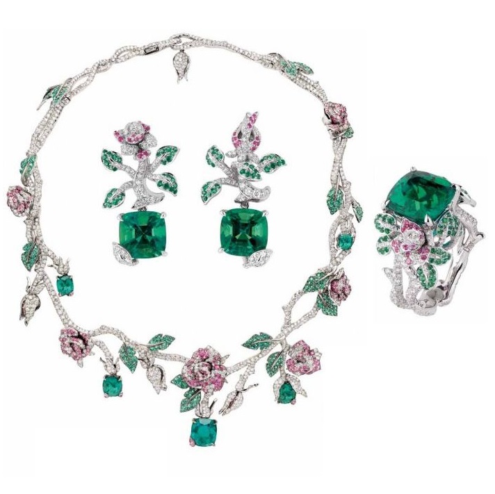 "Précieuses Rose" necklace by Dior