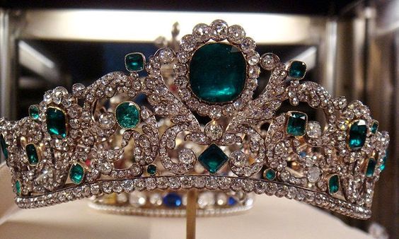 The Angouleme Emerald Tiara made by Evrard and Frederic Bapst for the French crown jewels in 1820. There are 1031 diamonds and 40 emeralds in the setting.