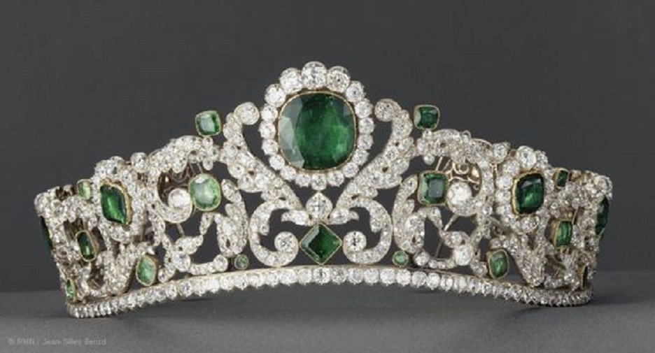 Angouleme Emerald Tiaraor Marie-Therese, Duchesse d'Angouleme, daughter of Louis XVI and Marie Antoinette, in 1819-1820. Later worn by Empress Eugenie.