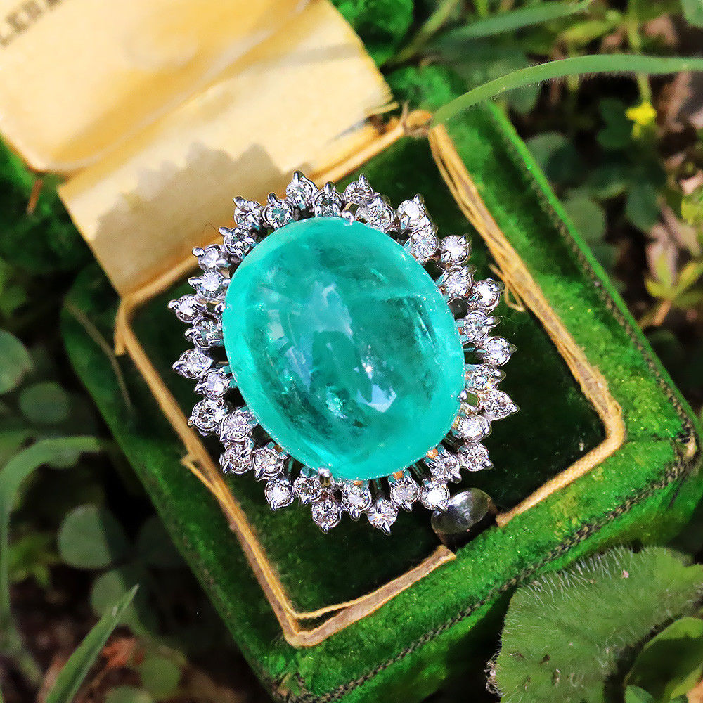 Certified Cabochon Emerald Ring with Diamonds White Gold 30.00ct